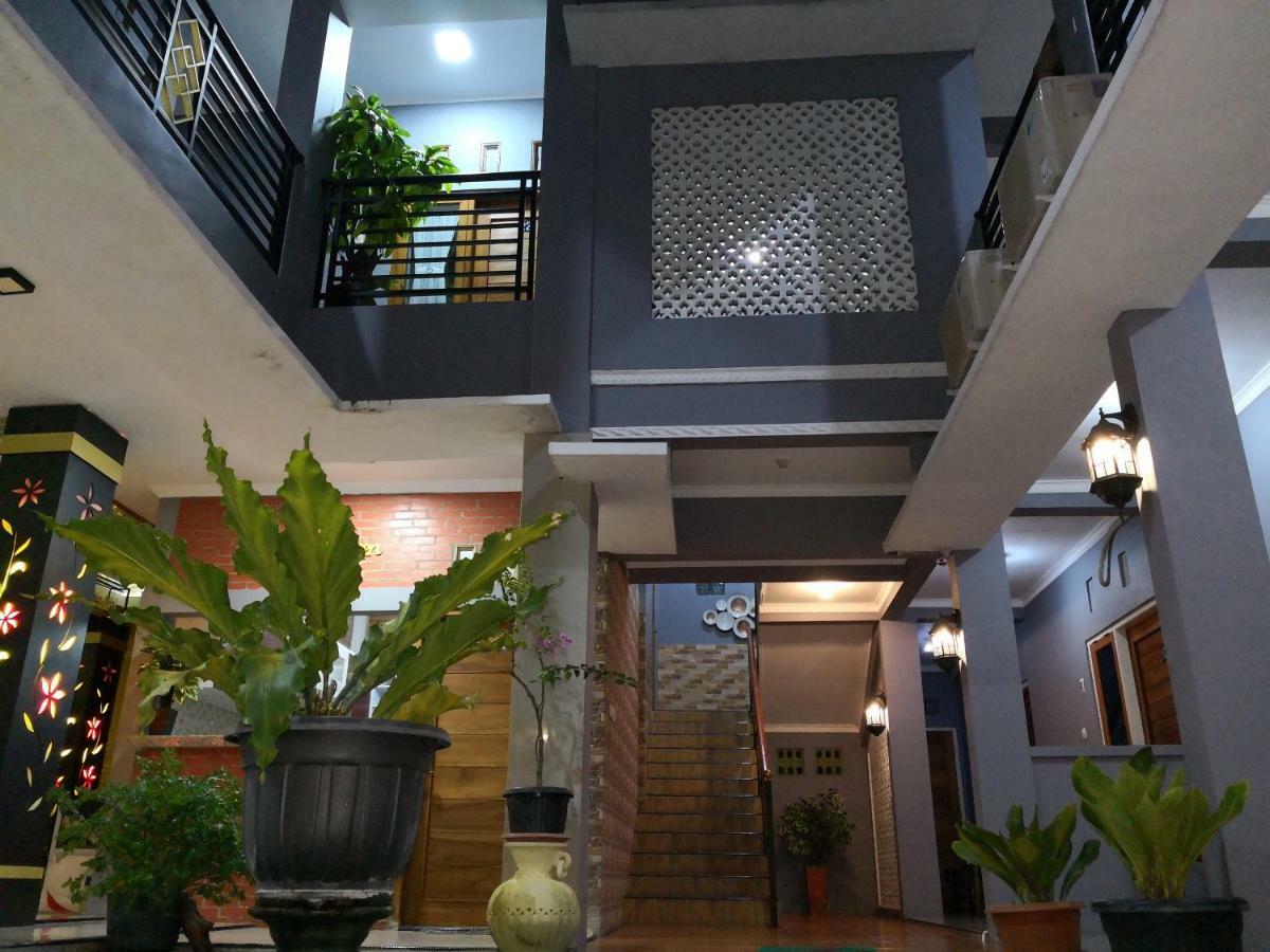 Metro Malioboro Living 2*
